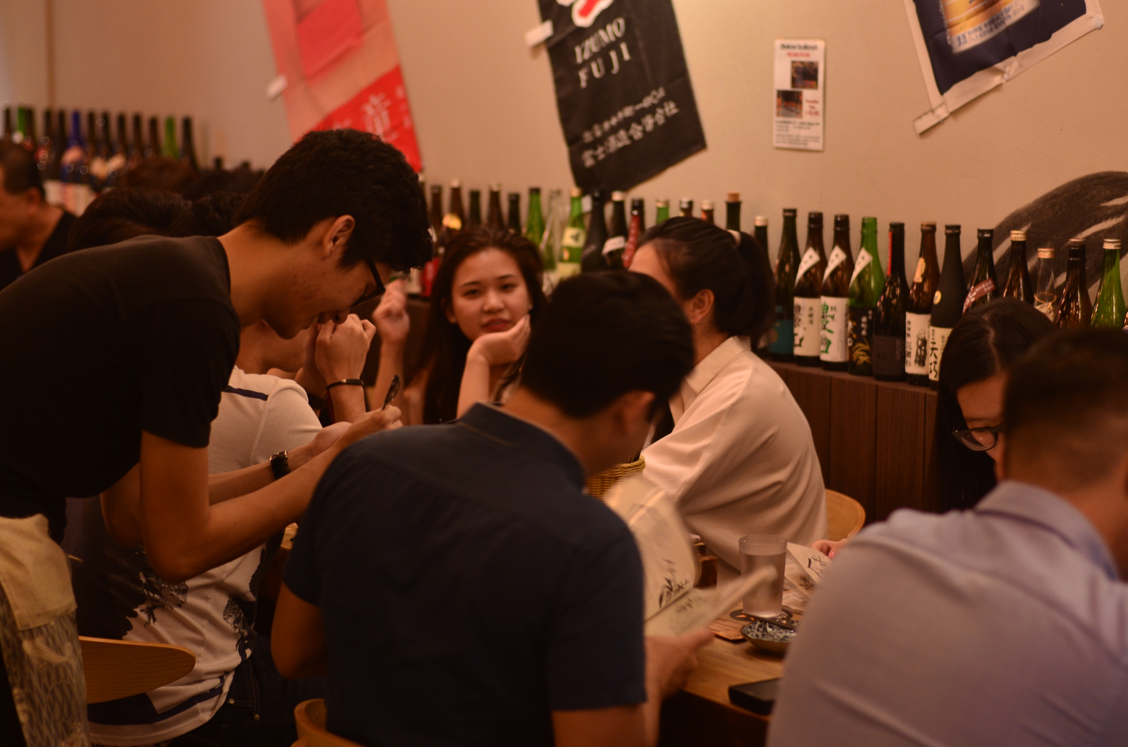 restaurants health benefits japanese bar izakaya sake waiter